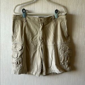 IZOD Men's Tan Cargo Shorts